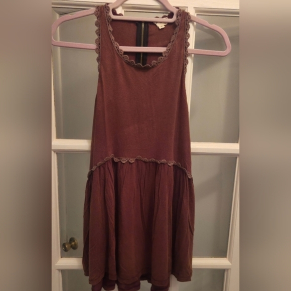 POL Mineral Washed Burgundy Babydoll Ruffled High-low Top - Picture 7 of 14